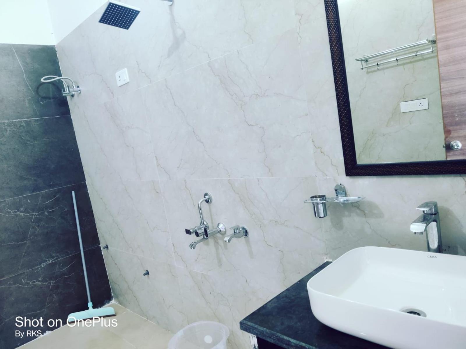 Osho Lifestyle Villa Lucknow Luaran gambar